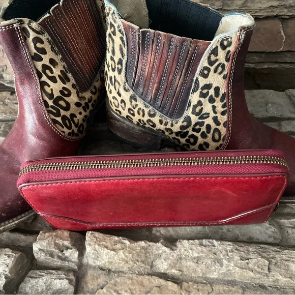 Frye Melissa Zip Around Wallet Distressed Leather -Burnt Apple- $158 - Picture 3 of 15